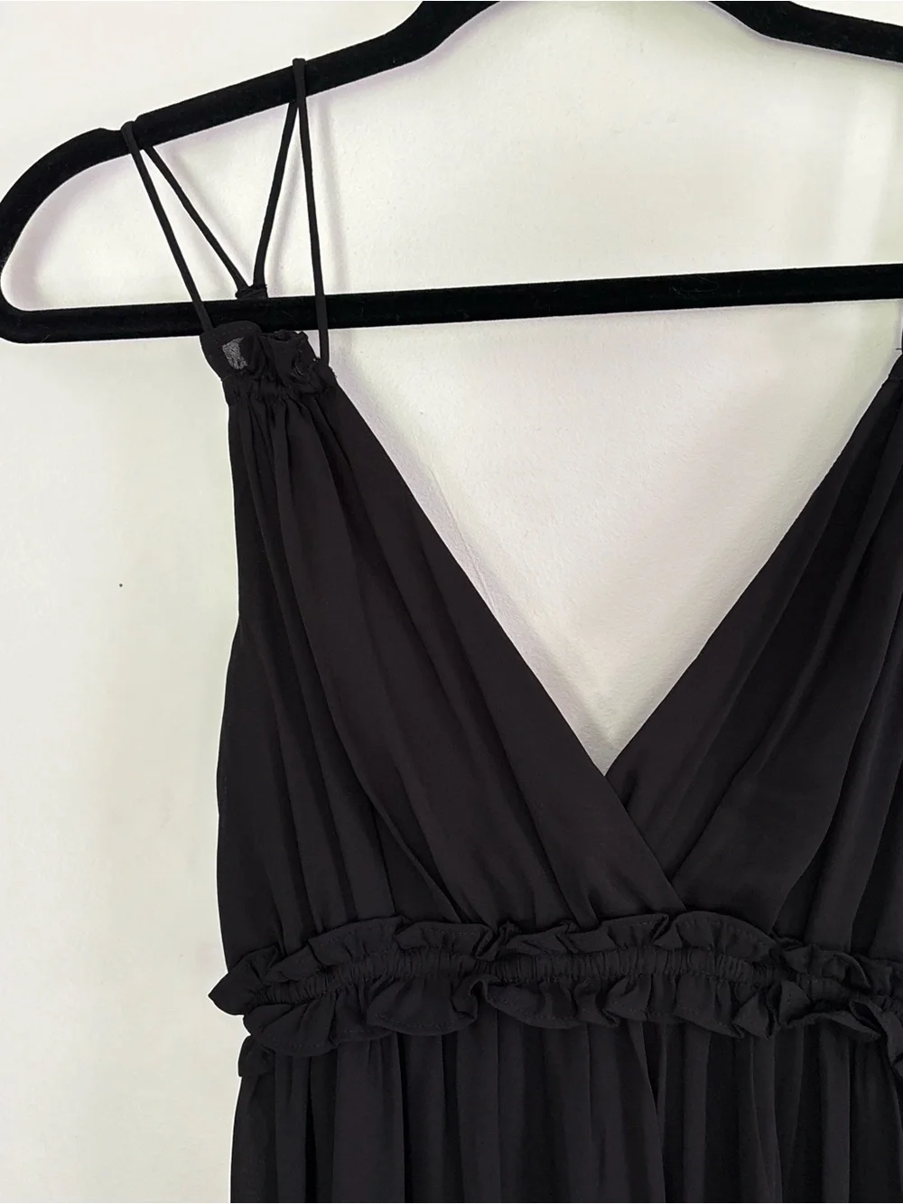 Abercrombie & Fitch Floaty Femme Black Vneck Tiered Maxi Dress Size Small N59